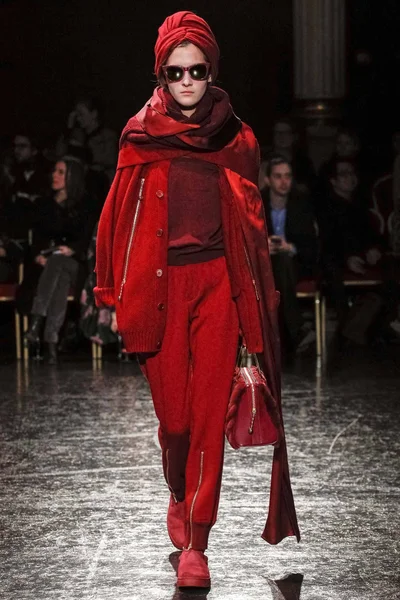 Look 27